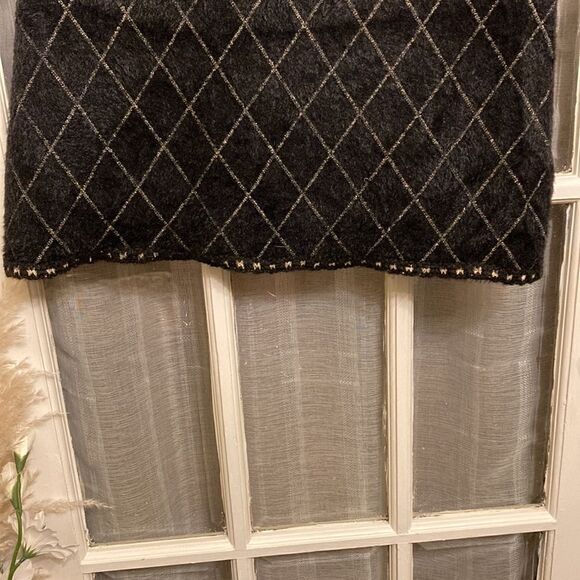 Rihoas Black and Gold Fuzzy Sweater Skirt - Picture 5 of 16